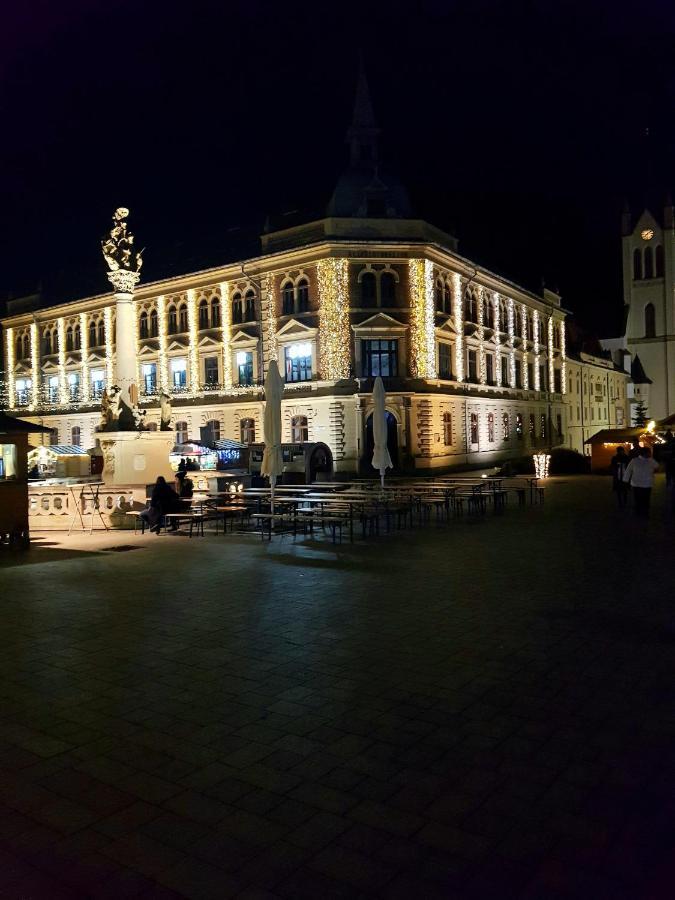 Belvarosi Kerteshaz Keszthely Exteriör bild